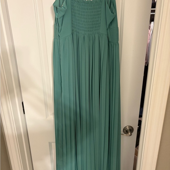 Modcloth Green Pleated Maxi Sundress - Picture 4 of 4